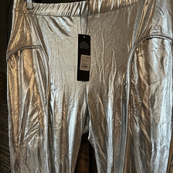 Fashion Nova - Nothin' On Me Metallic Pant - Silver NWT Size 2X. Sexy lace-up - Picture 5 of 6